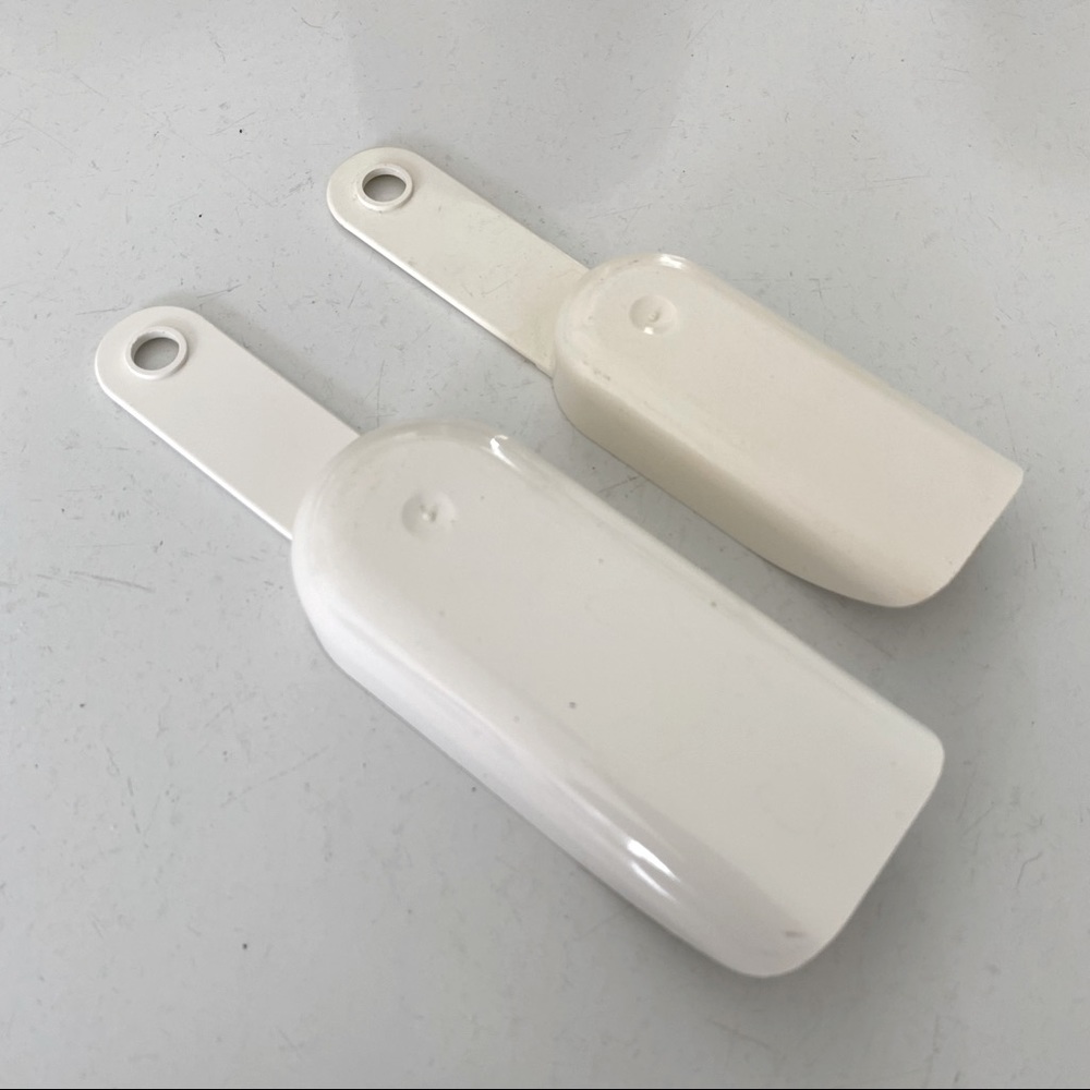 Pyrex Measuring Scoops - Picture 2 of 3